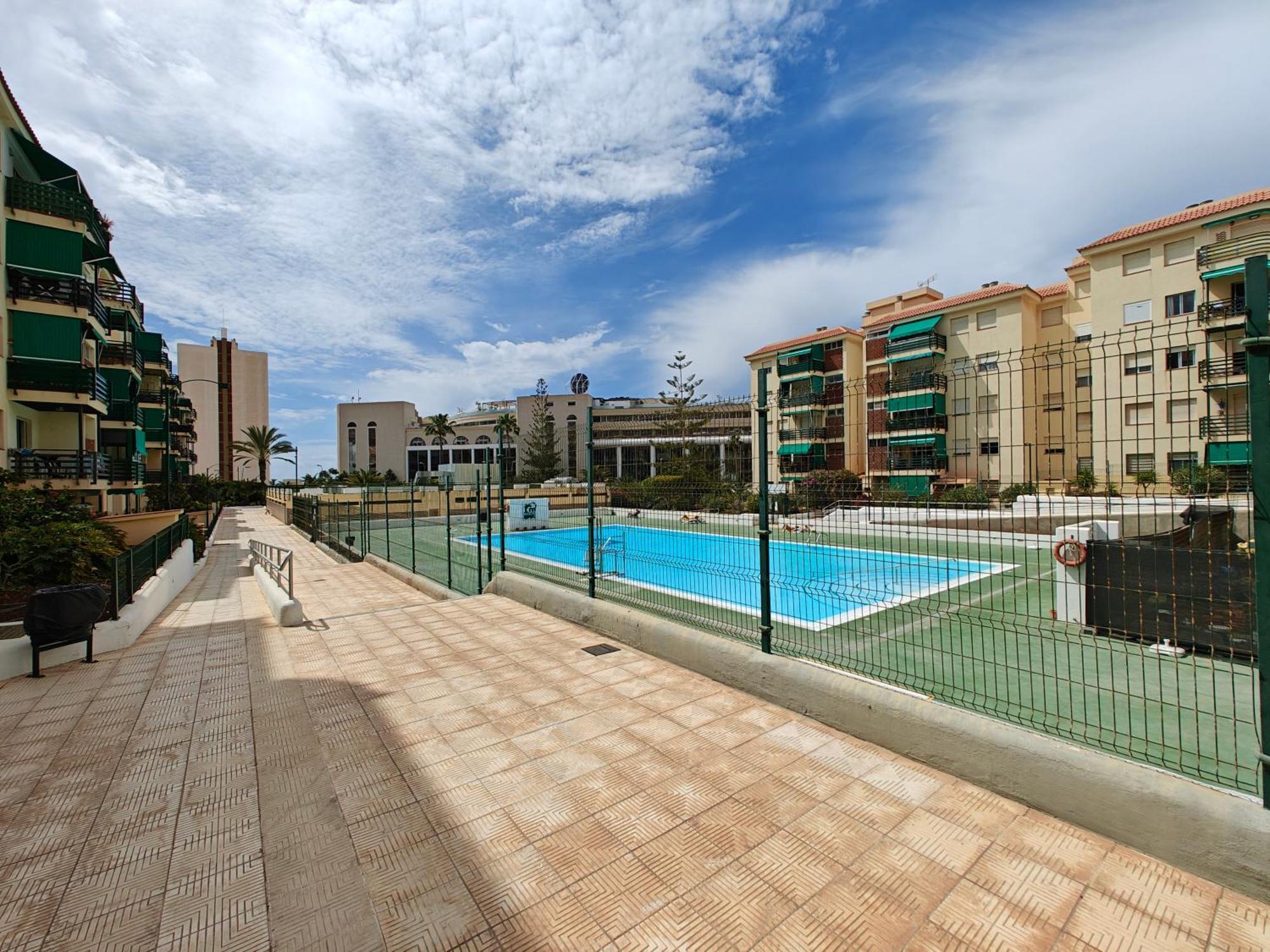 Sun Apartment - 3 Bedrooms, Priv Parking, Pool, Ac, Tv Channels, Fibre Net Los Cristianos  Exterior foto